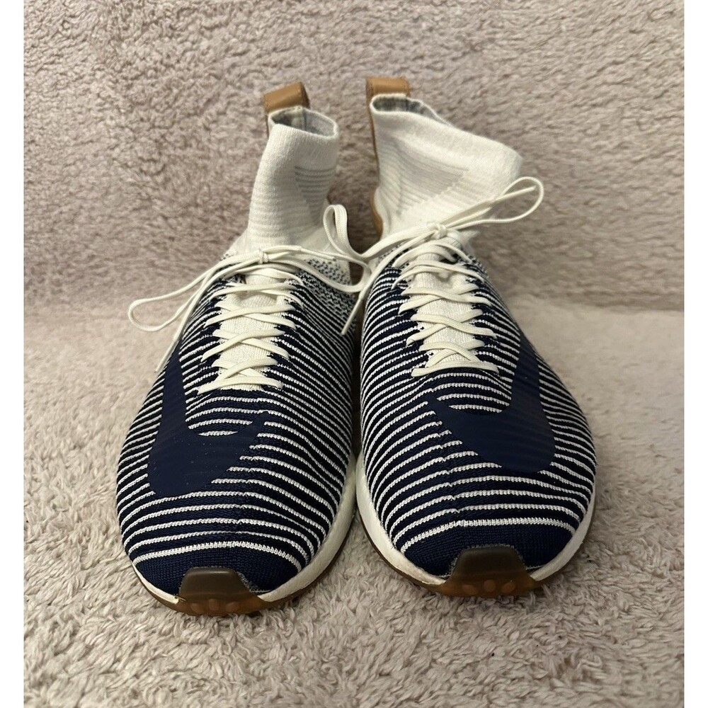 Nike Men’s Navy and White Flyknit Athletic Shoes